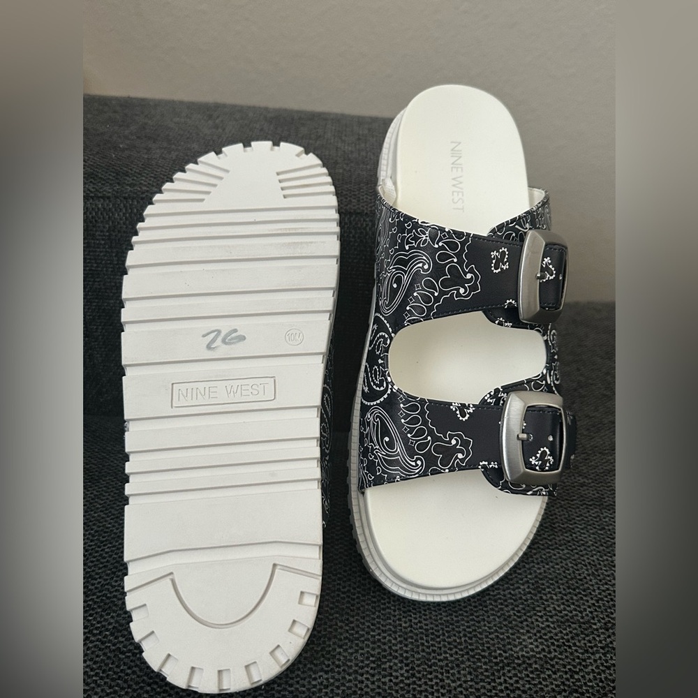 Nine West Navy Paisley Double Strap Buckle Sandals Size 10 NWOB - Picture 6 of 7